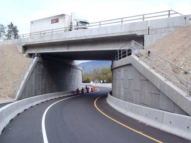 Precast-retaining-wall-bridge-abutments