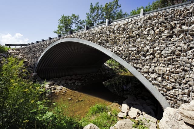 Wire-wall-headwall-on-Dur•A•Span-box-culvert