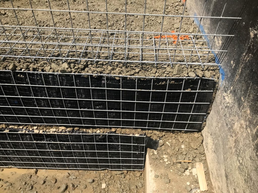 Beginning levels of temporary MSE retaining wall